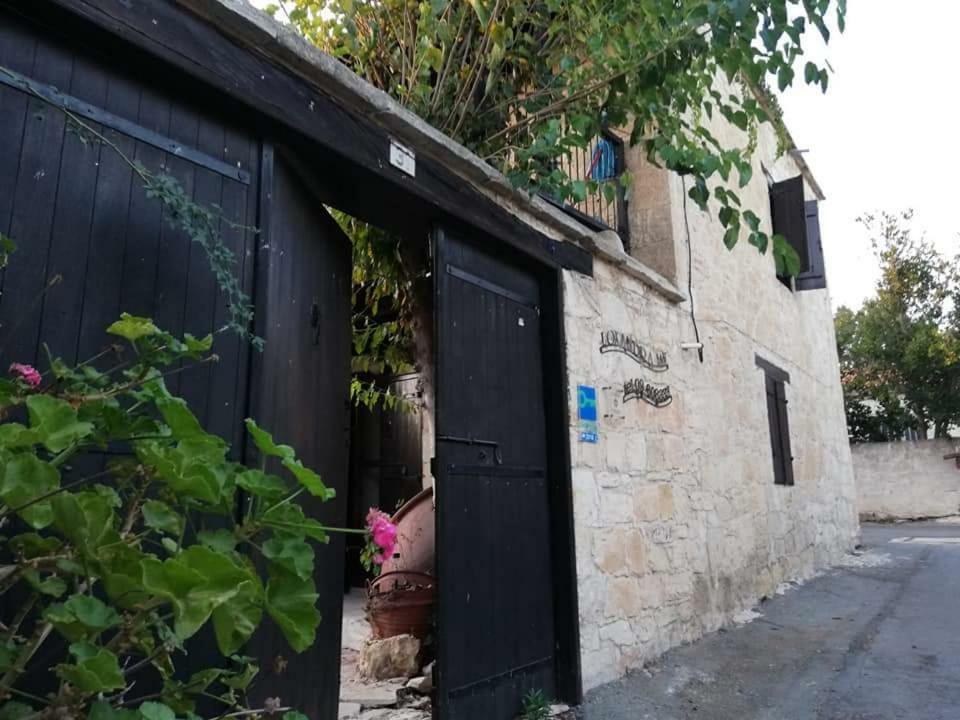 Loxandra Inn Kathikas Bagian luar foto