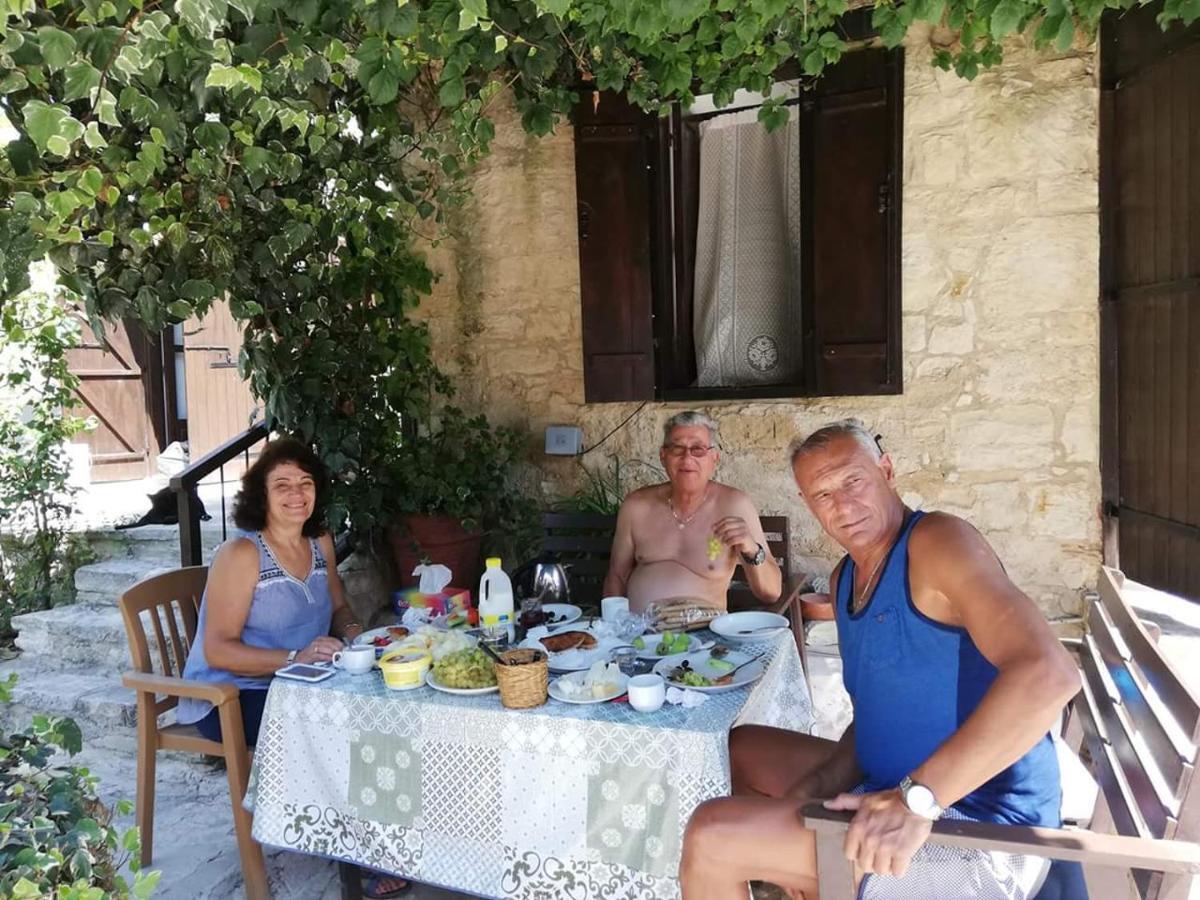 Loxandra Inn Kathikas Bagian luar foto